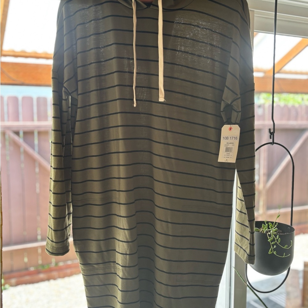 Billabong Striped Hoodie Dress. Large. New with Tags